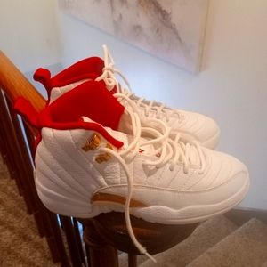 Jordan boys slightly used size 4Y